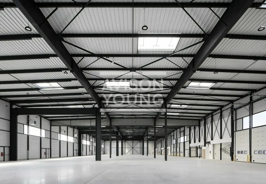 Flex in Le Bourget for lease - Interior Photo - Image 1 of 2