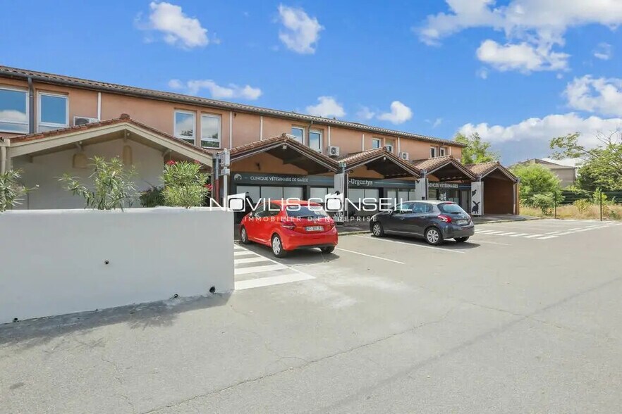 Office in Toulouse for lease - Building Photo - Image 1 of 8