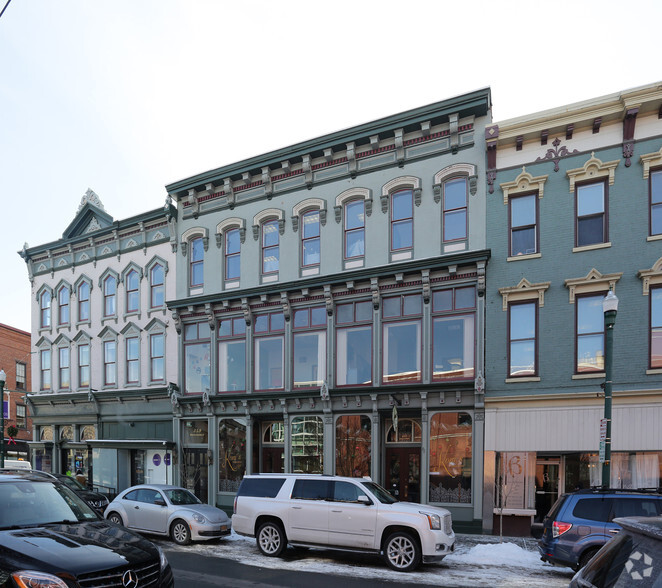 359 Broadway, Troy, NY for sale - Primary Photo - Image 1 of 1