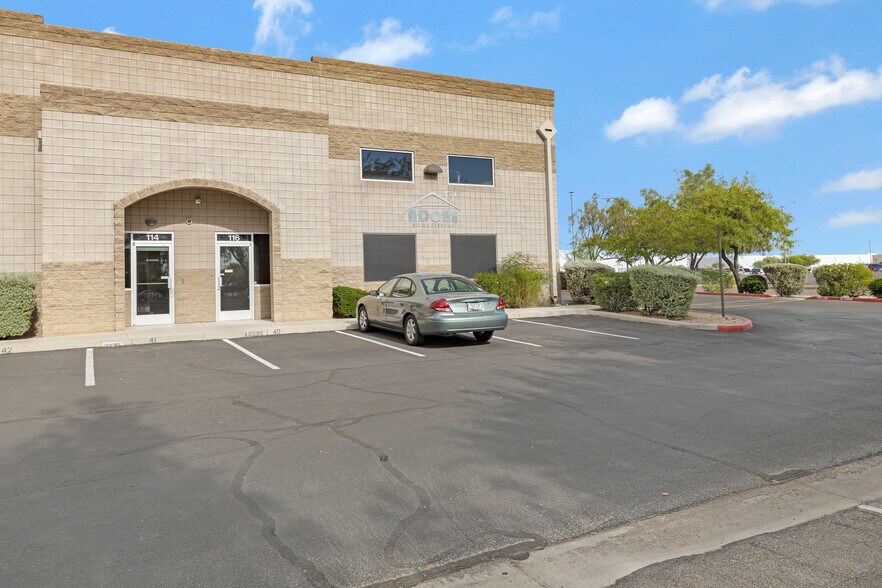 1745 W Deer Valley Rd, Phoenix, AZ à vendre - Photo du bâtiment - Image 2 de 6