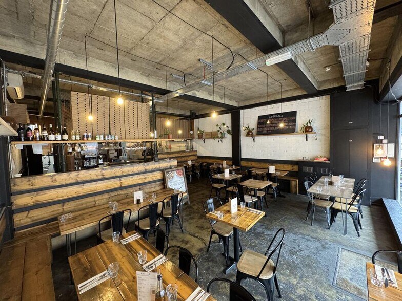 291-307 Kirkdale, Londres à louer - Photo du bâtiment - Image 2 de 9