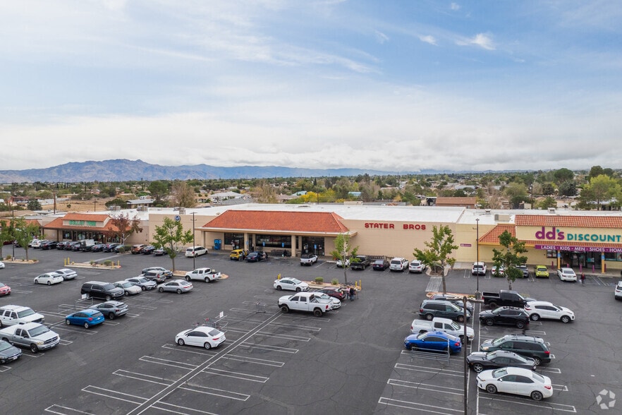 15757 Main St, Hesperia, CA for lease - Building Photo - Image 2 of 7