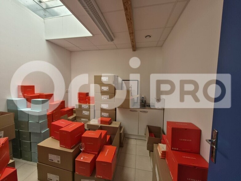 Office in Champfleury for lease - Interior Photo - Image 3 of 4