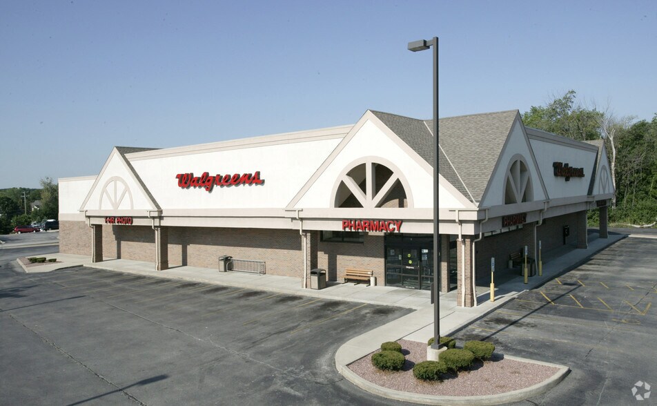 4405 W Layton Ave, Milwaukee, WI à vendre - Photo principale - Image 3 de 8