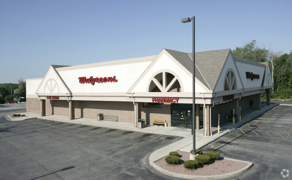 4405 W Layton Ave, Milwaukee, WI for sale - Primary Photo - Image 3 of 8