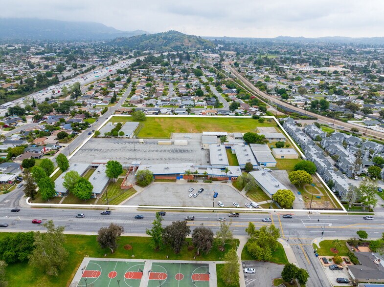 1134 S Barranca Ave, Glendora, CA à vendre - Aérien - Image 3 de 9