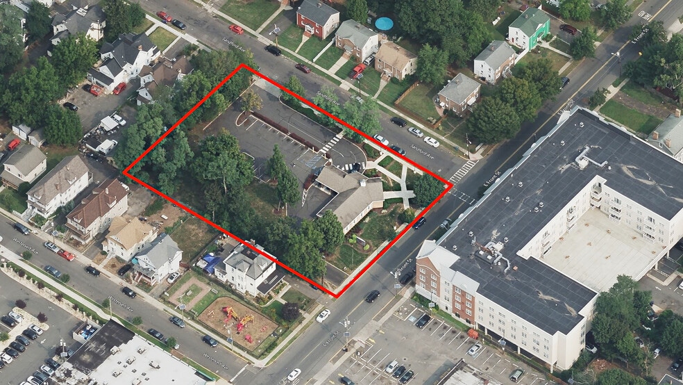 335 E Front St, Plainfield, NJ à louer - Aérien - Image 3 de 7
