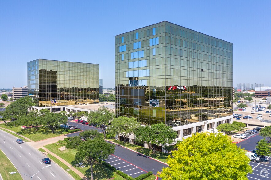 1341 W Mockingbird Ln, Dallas, TX à louer - Photo du bâtiment - Image 1 de 15