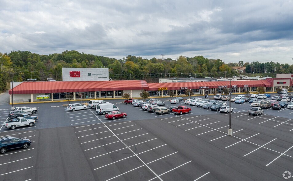3001S S Cannon Blvd, Kannapolis, NC à louer - Photo du bâtiment - Image 2 de 2