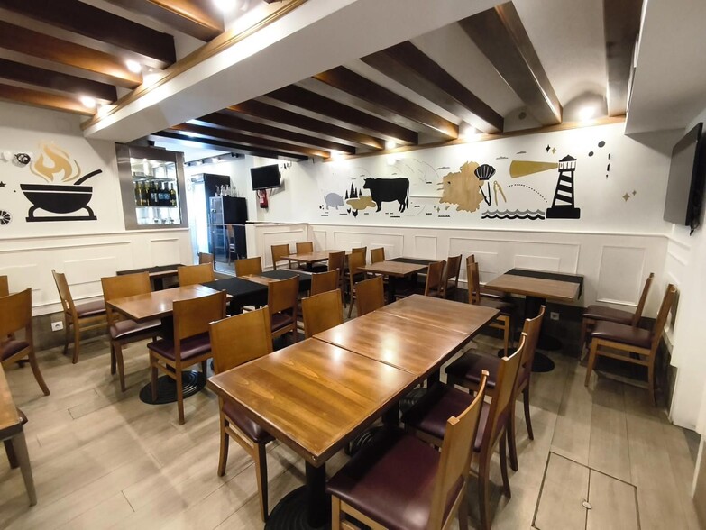 Retail in Barcelona, Barcelona for lease - Primary Photo - Image 1 of 3