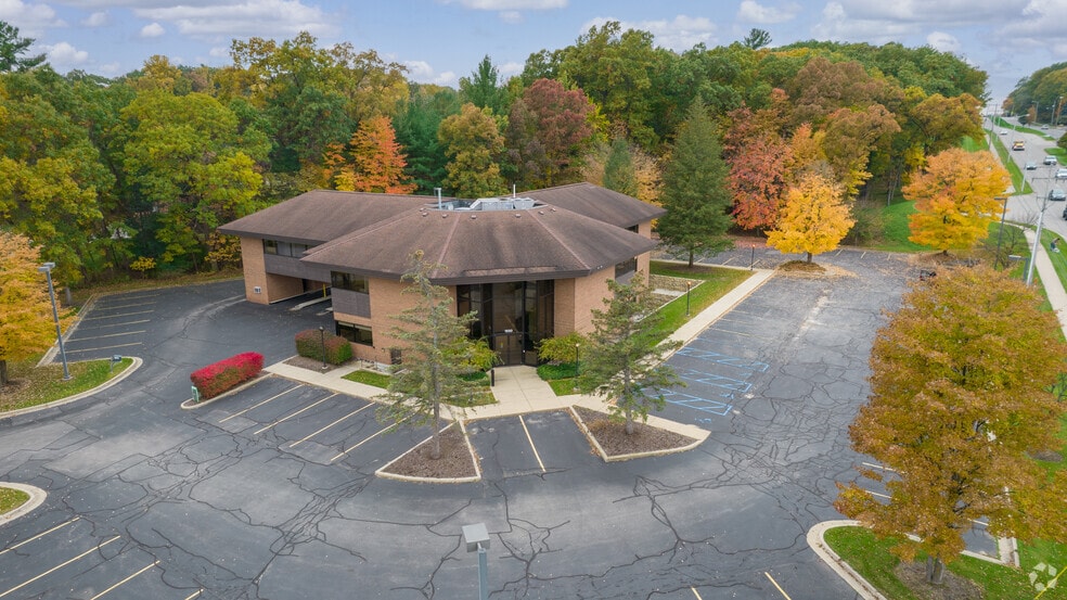 1850 44th St SW, Grand Rapids, MI for lease - Building Photo - Image 2 of 13