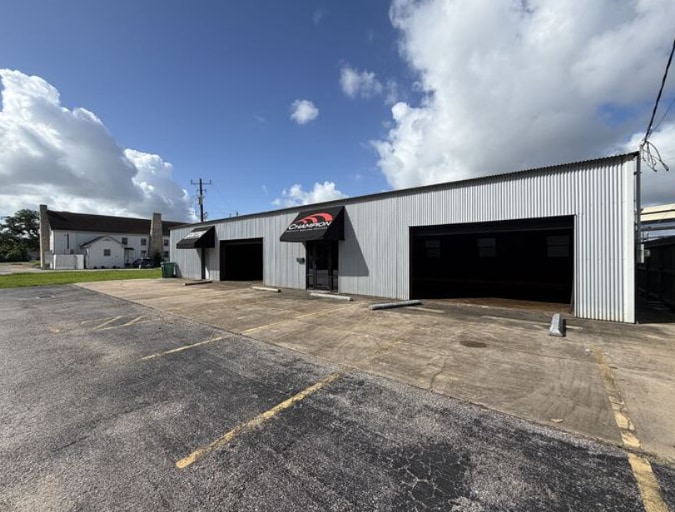 1805 1st St, Seabrook, TX à louer - Photo du bâtiment - Image 1 de 5