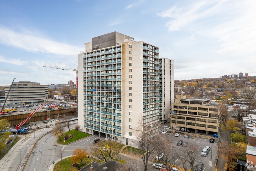 4998 Boul De Maisonneuve O, Westmount, QC à louer - Photo du bâtiment - Image 3 de 11