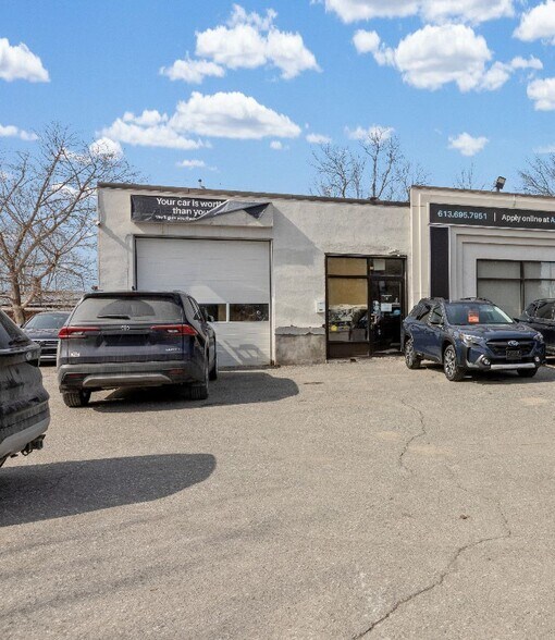 1325 Richmond Rd, Ottawa, ON à vendre - Photo du bâtiment - Image 3 de 4