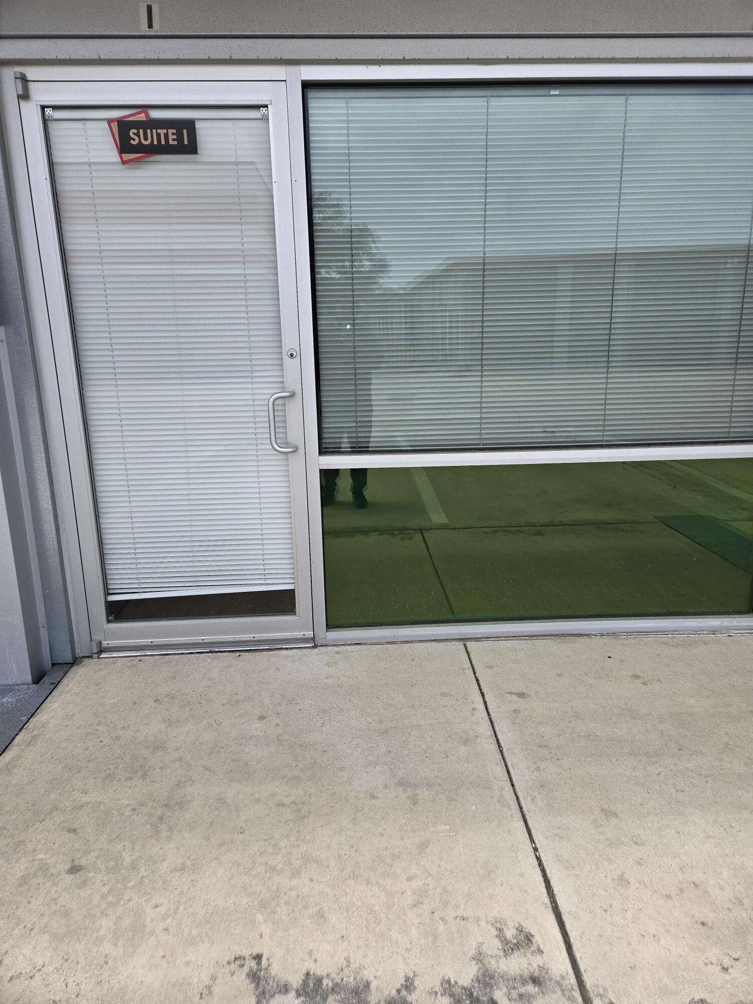 6075 De Zavala Rd, San Antonio, TX for lease Building Photo- Image 1 of 3