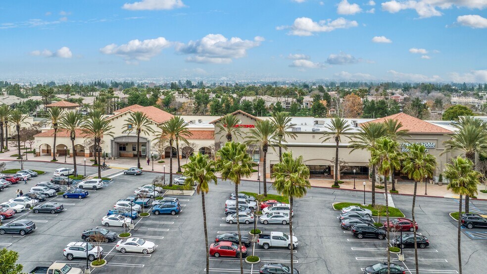 11070-11090 Foothill Blvd, Rancho Cucamonga, CA à vendre - Photo du bâtiment - Image 2 de 36