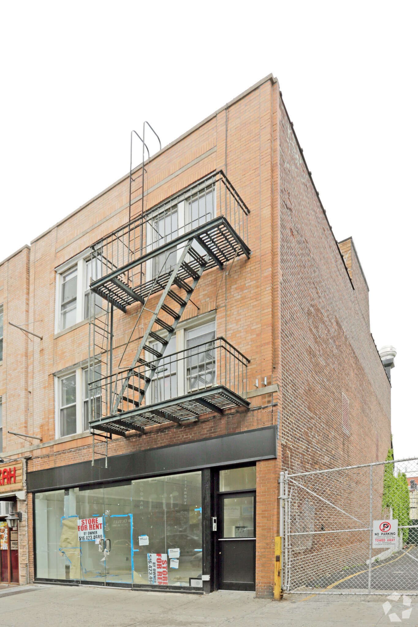 2540 Steinway St, Long Island City, NY à louer Photo principale- Image 1 de 12