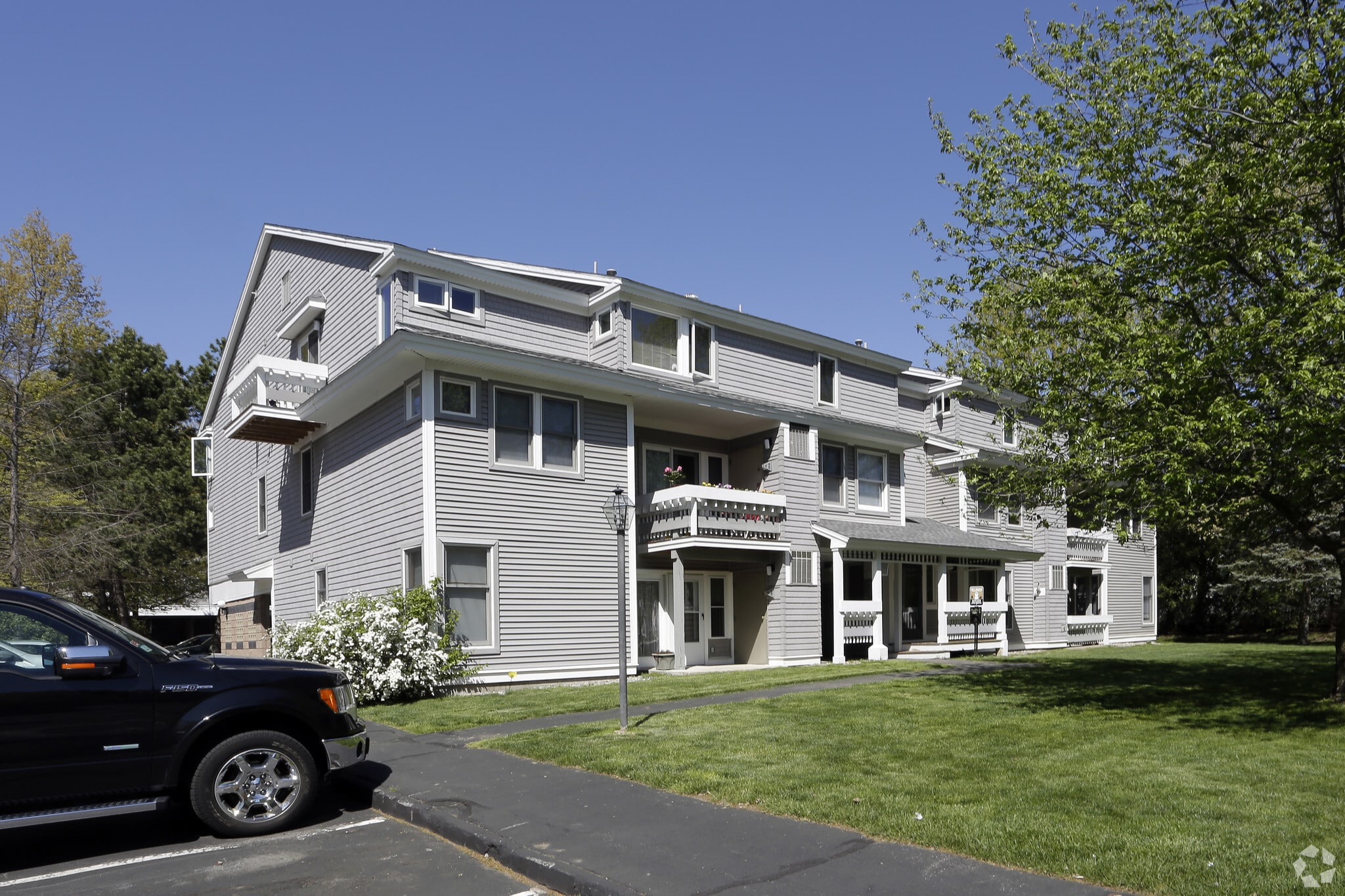 171 East St, Methuen, MA for sale Primary Photo- Image 1 of 45