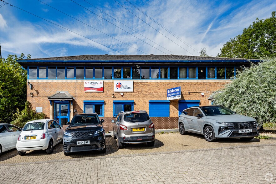 Roydsdale Way, Bradford à louer - Photo du bâtiment - Image 3 de 9