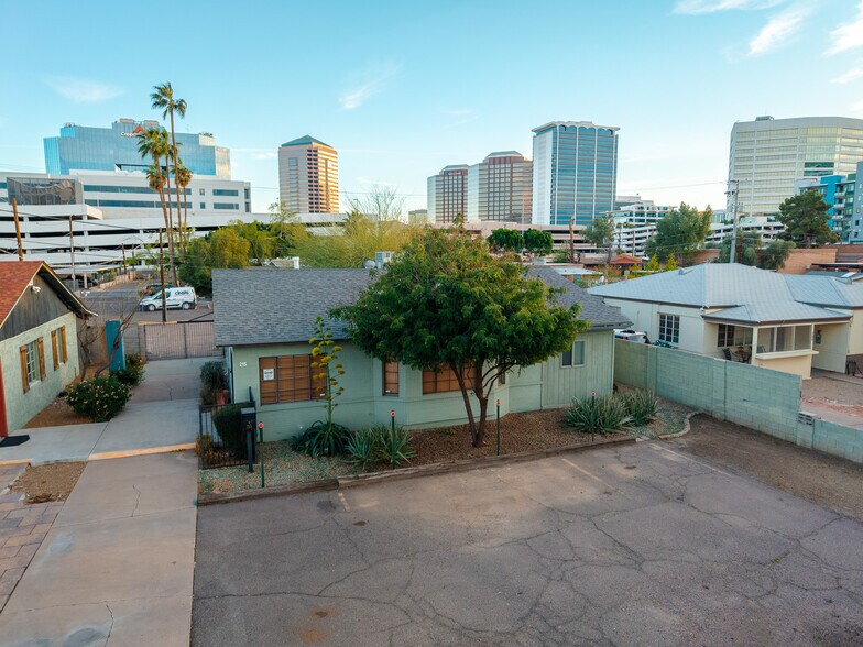 215 E Lexington Ave, Phoenix, AZ à vendre - Photo du bâtiment - Image 2 de 5