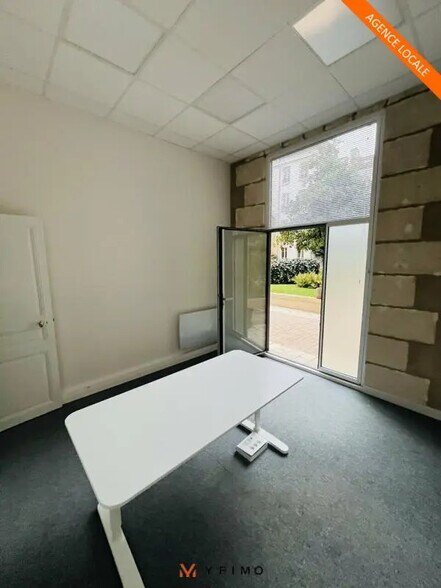 Bureau dans Saint-Germain-en-Laye à louer - Photo du bâtiment - Image 1 de 4