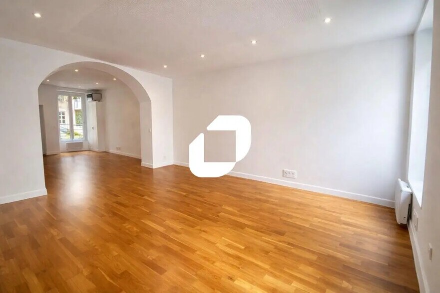 199 Rue Saint-Denis, Paris à louer - Photo du bâtiment - Image 2 de 9