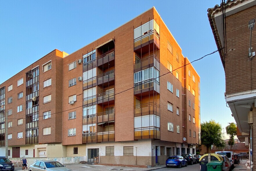 Avenida Miguel de Cervantes, 83, Tarancón, Cuenca à louer - Photo du bâtiment - Image 2 de 2