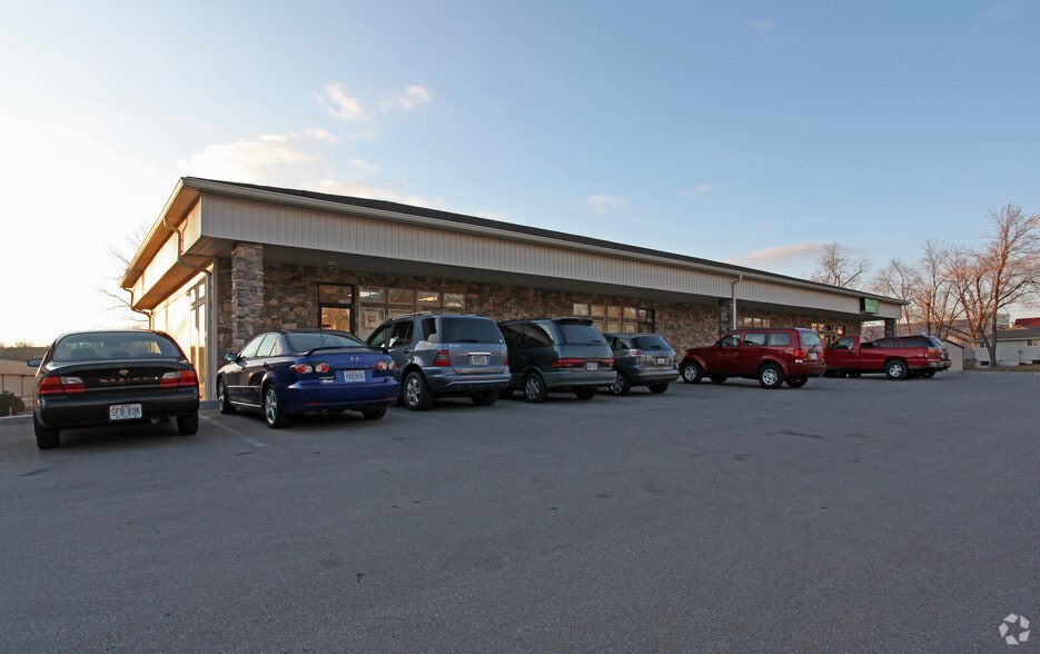 5106 NW Waukomis Dr, Kansas City, MO for lease - Building Photo - Image 2 of 7