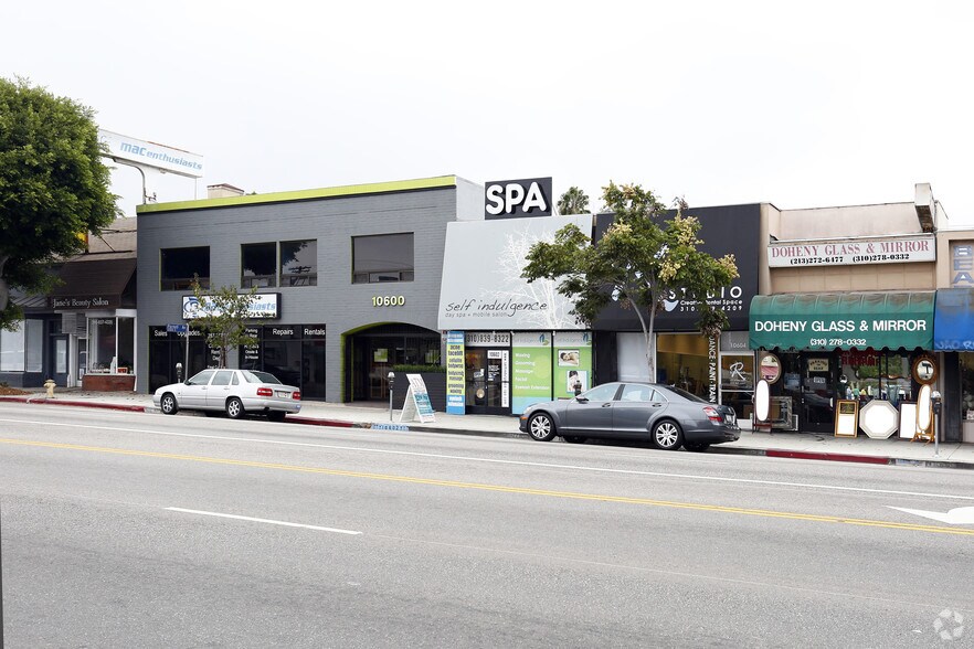 10600 W Pico Blvd, Los Angeles, CA à louer - Photo du bâtiment - Image 2 de 7