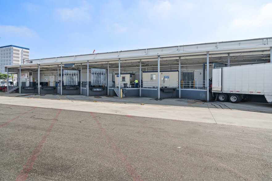 6100 Sheila St, Commerce, CA for lease - Building Photo - Image 2 of 18