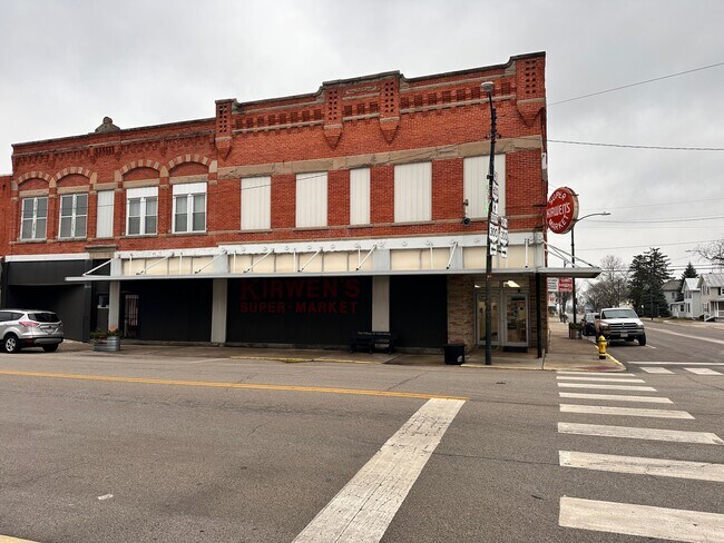 Plus de détails pour 104 W Madison St, Gibsonburg, OH - Commerce de détail à vendre