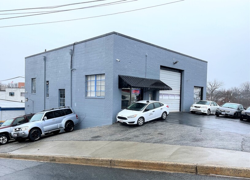 811 Burlington Ave, Silver Spring, MD for sale - Building Photo - Image 1 of 5