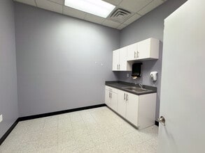 5420-5466 Beckley Rd, Battle Creek, MI à louer Photo du bâtiment- Image 2 de 3