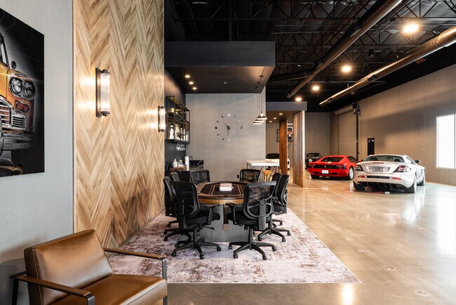 Plus de détails pour 9550 Research Dr, Irvine, CA - Flex à vendre