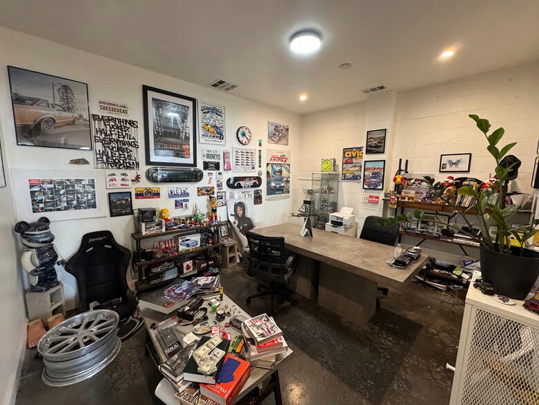 353 S Clarence St, Los Angeles, CA for lease - Building Photo - Image 3 of 4