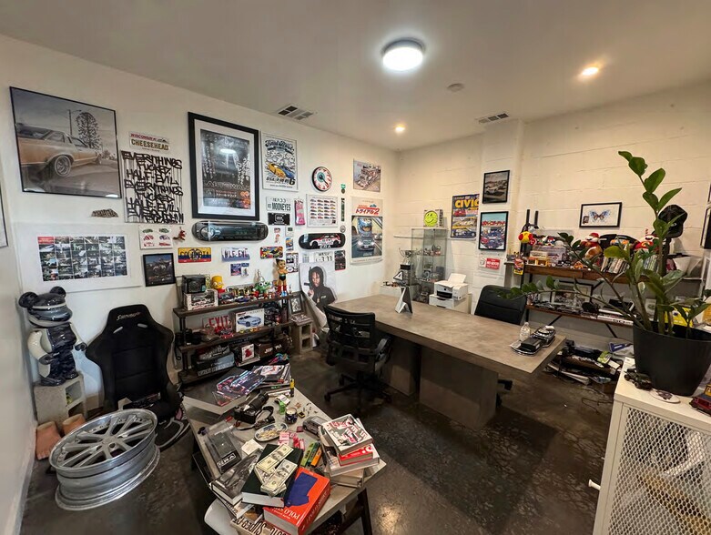 353 S Clarence St, Los Angeles, CA à louer - Photo du bâtiment - Image 3 de 4