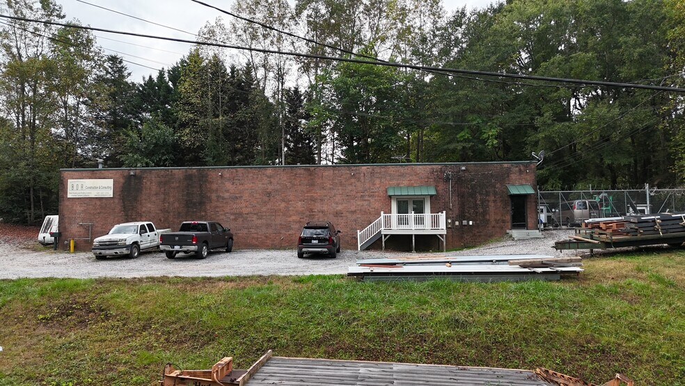 1525 9th Ave SE, Hickory, NC à vendre - Photo du bâtiment - Image 3 de 17