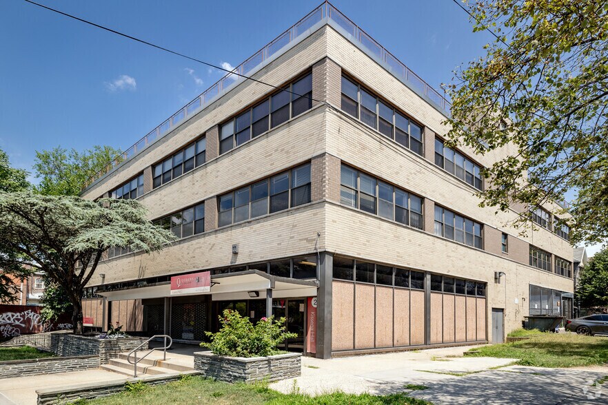 64-19 Kissena Blvd, Flushing, NY à vendre - Photo du bâtiment - Image 3 de 3