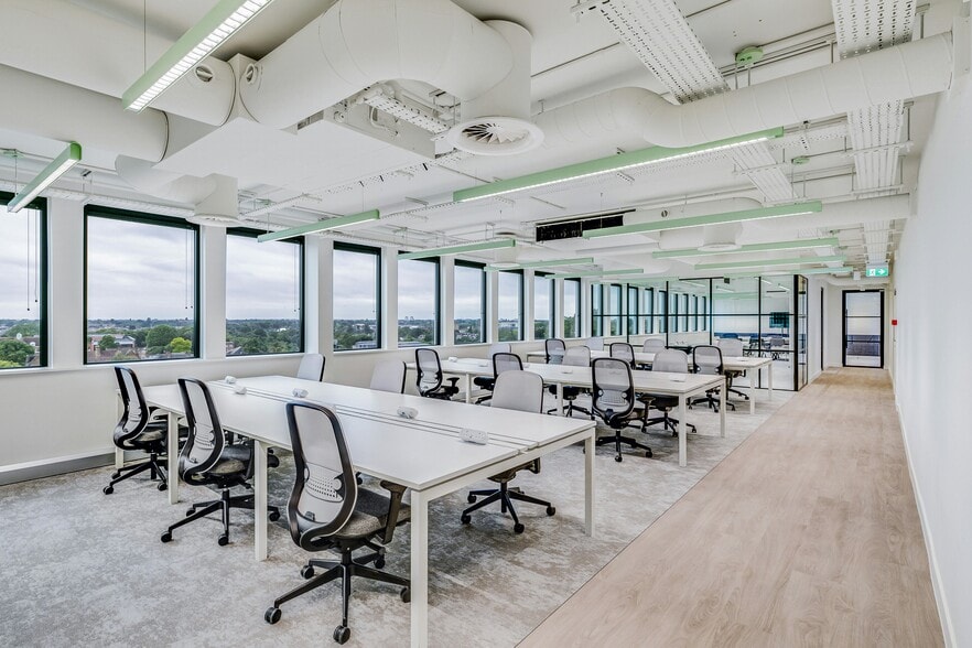 68-70 London Rd, Twickenham for lease - Building Photo - Image 2 of 11