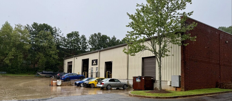 1685 Redi Rd, Cumming, GA à louer - Photo du bâtiment - Image 3 de 6