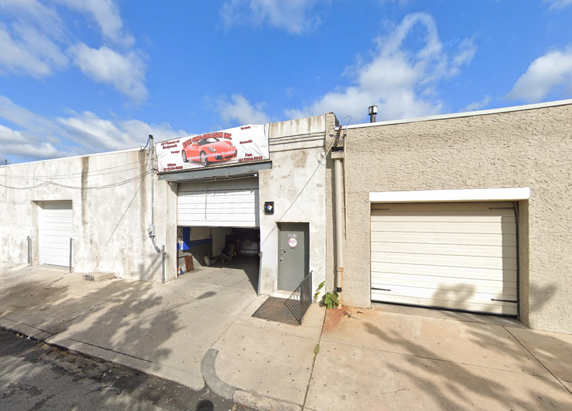 2515 Moore St, Philadelphia, PA for lease - Building Photo - Image 1 of 7