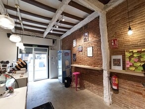 Retail in Barcelona, Barcelona for lease Interior Photo- Image 2 of 12