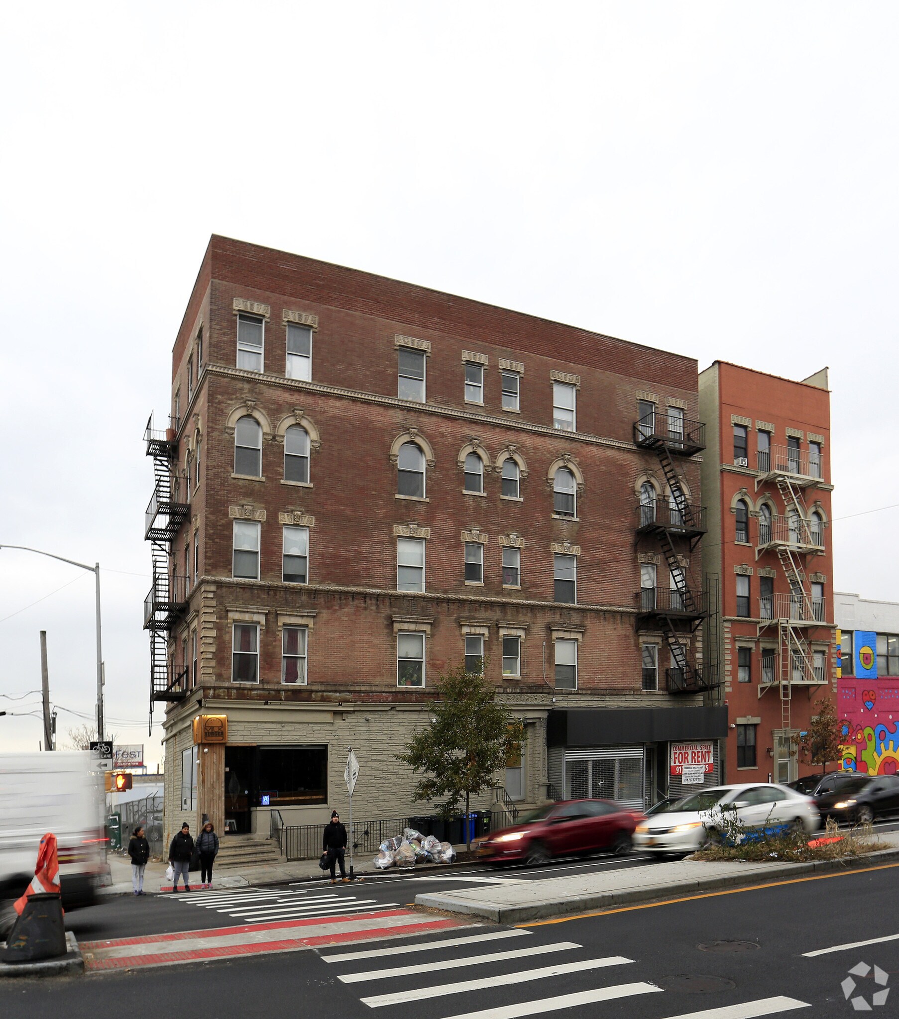148 Bruckner Blvd, Bronx, NY à louer Photo du bâtiment- Image 1 de 8