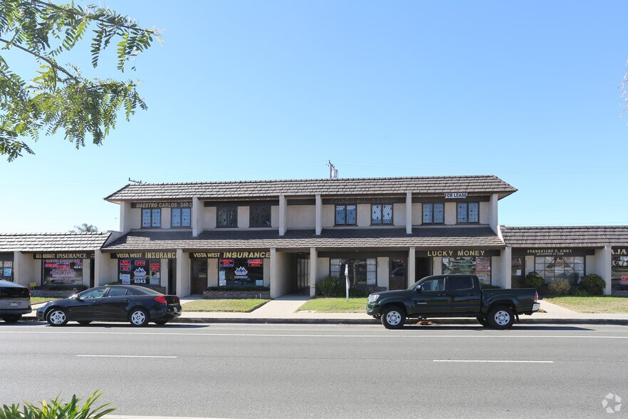 4025-4051 Saviers Rd, Oxnard, CA à louer - Photo du bâtiment - Image 3 de 5