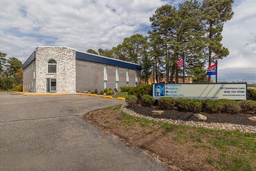 411 Commerce Ln, West Berlin, NJ à louer - Photo du bâtiment - Image 2 de 69