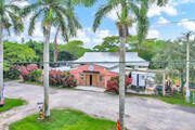 17480 SW 232nd St, Miami FL - Vignoble