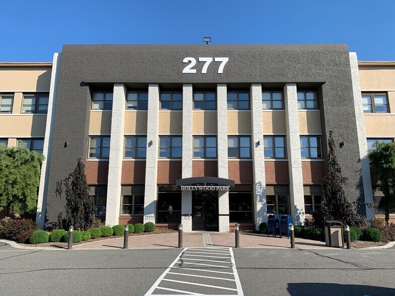 277 Fairfield Rd, Fairfield, NJ à louer - Photo du bâtiment - Image 2 de 4