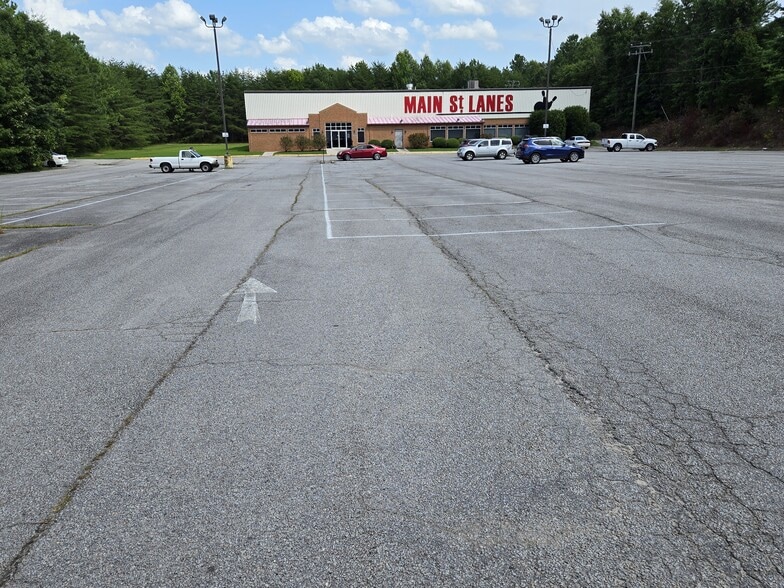 2006 S Main St, Farmville, VA for sale - Building Photo - Image 2 of 30