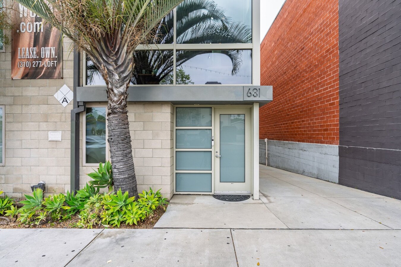 631 N Larchmont Blvd, Los Angeles, CA 90004 - Unité 2 - - Photo intérieure - Image 2 of 19