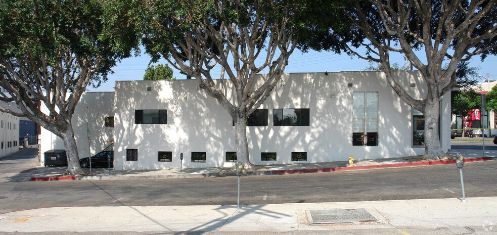 8460 Santa Monica Blvd, West Hollywood, CA à vendre - Photo du bâtiment - Image 2 de 41